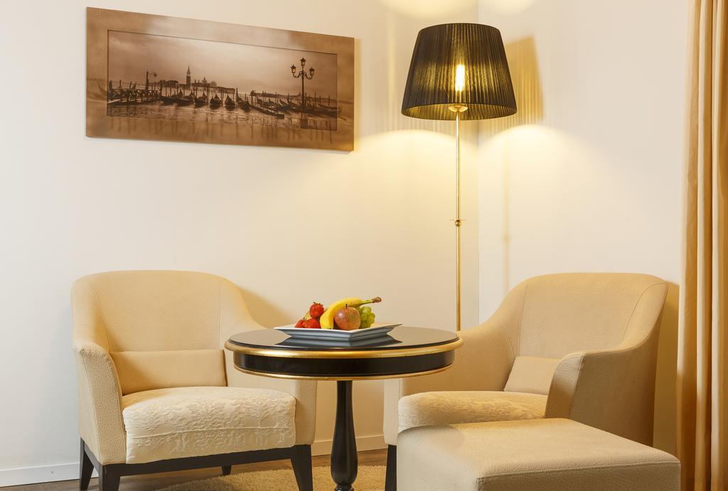 Business Hotel First Feusisberg Habitación foto